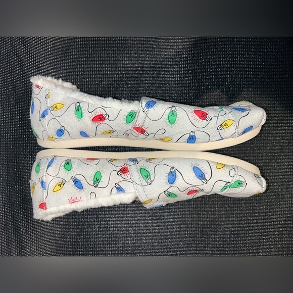 TOMS Colorful Christmas light shoes women size 8.5 - Picture 3 of 6
